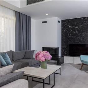 Luxury 5-Bedroom Villa with Sea-Views and Infinity Pool near Dubrovnik – Sleeps 10